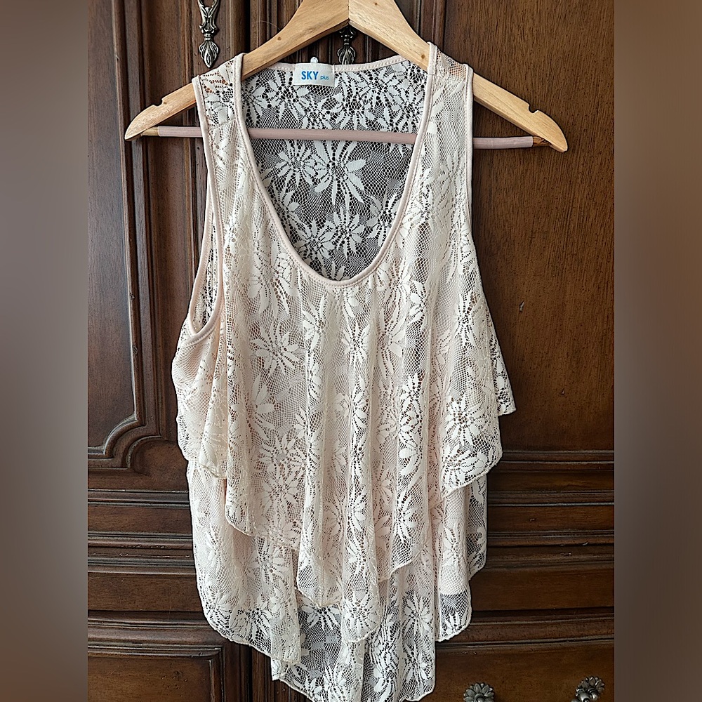 Sleeveless lace top